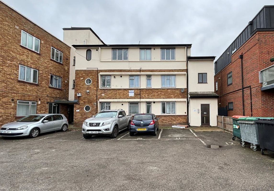 Flat 8, Claire Court, 23 Commonside West, Mitcham, Surrey, CR4 4HA