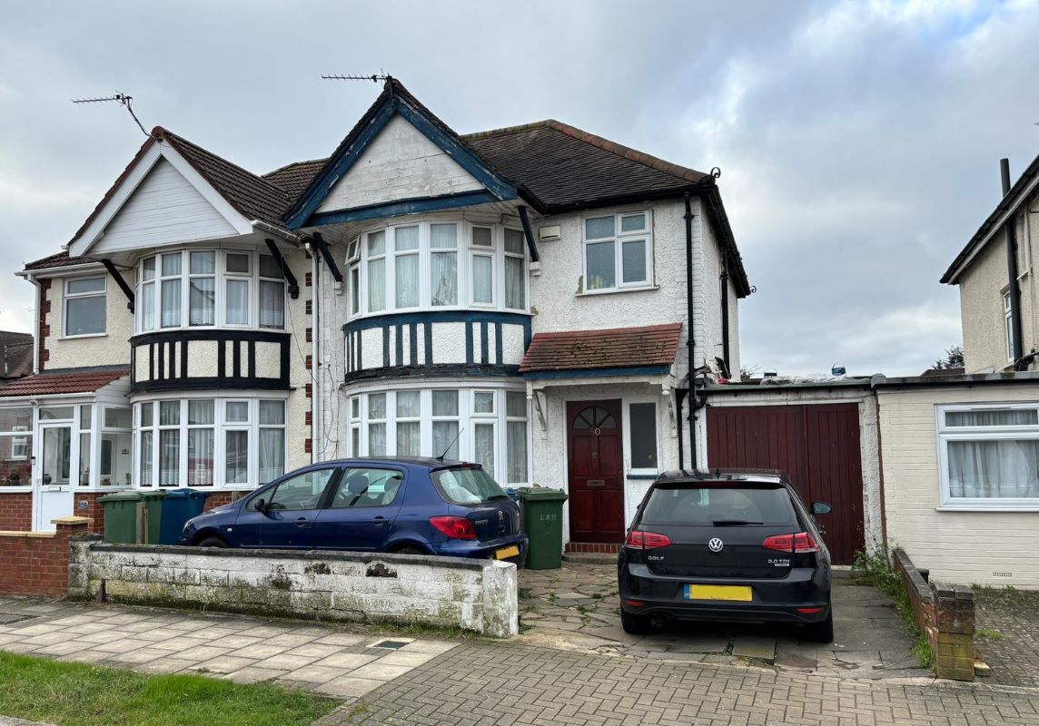 50 Earls Crescent, Harrow, Middlesex, HA1 1XN