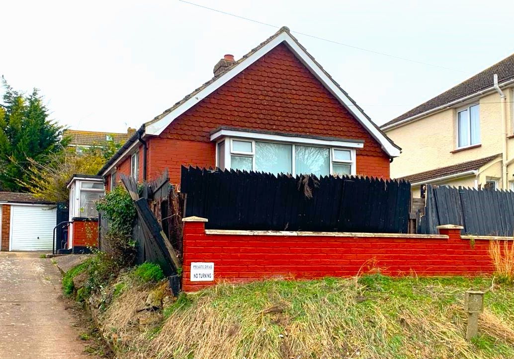 14 Avis Road, Newhaven, East Sussex, BN9 0PN