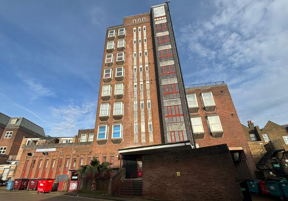 Flat 5 Stanmore Towers, Church Road, Stanmore, Middlesex, HA7 4DE