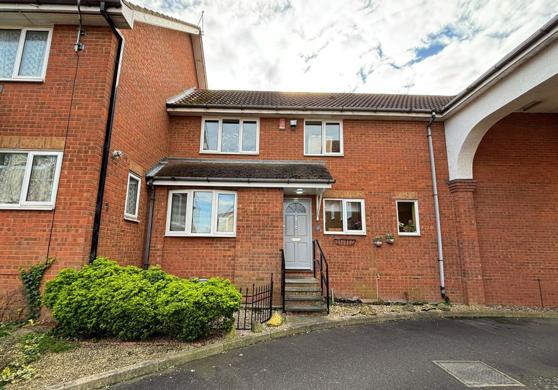 9 Eagle Close, Waltham Abbey, Essex, EN9 3NA