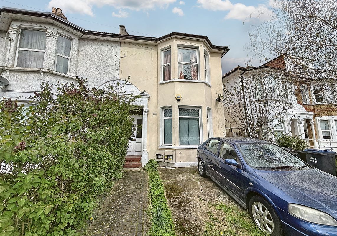 Flat 1, 22 Bensham Manor Road, Thornton Heath, Croydon, CR7 7AA