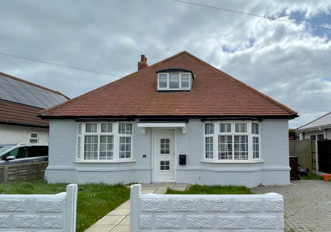 24 Madeira Road, Holland-on-Sea, Clacton-on-Sea, Essex, CO15 5HZ