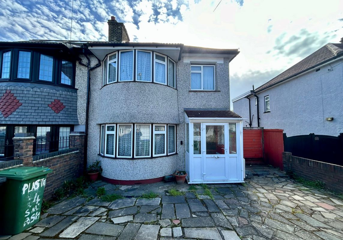 14 Saltash Road, Welling, Kent, DA16 1HB