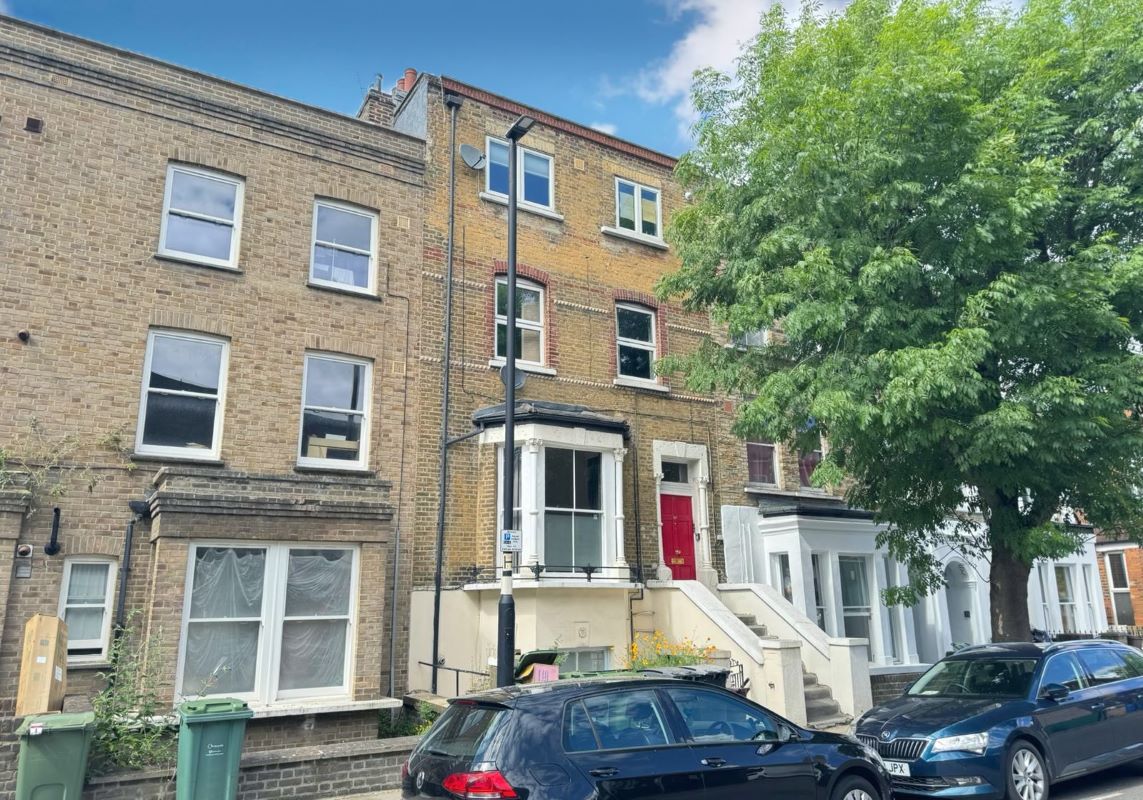 Mezzanine Flat, 78 Loveridge Road, West Hampstead, London, NW6 2DT