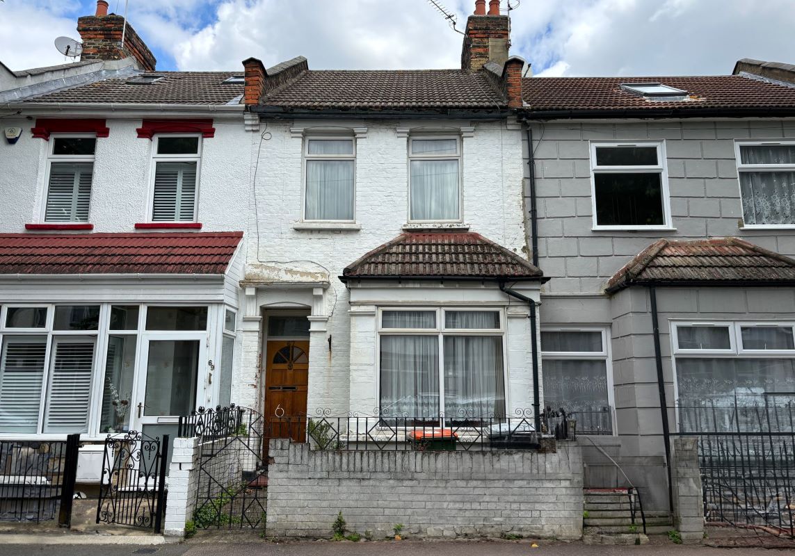 67 Pulleyns Avenue, East Ham, London, E6 3NA