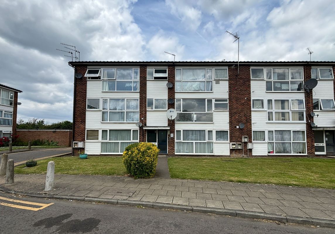 59 St. Peters Close, Ilford, Essex, IG2 7QN