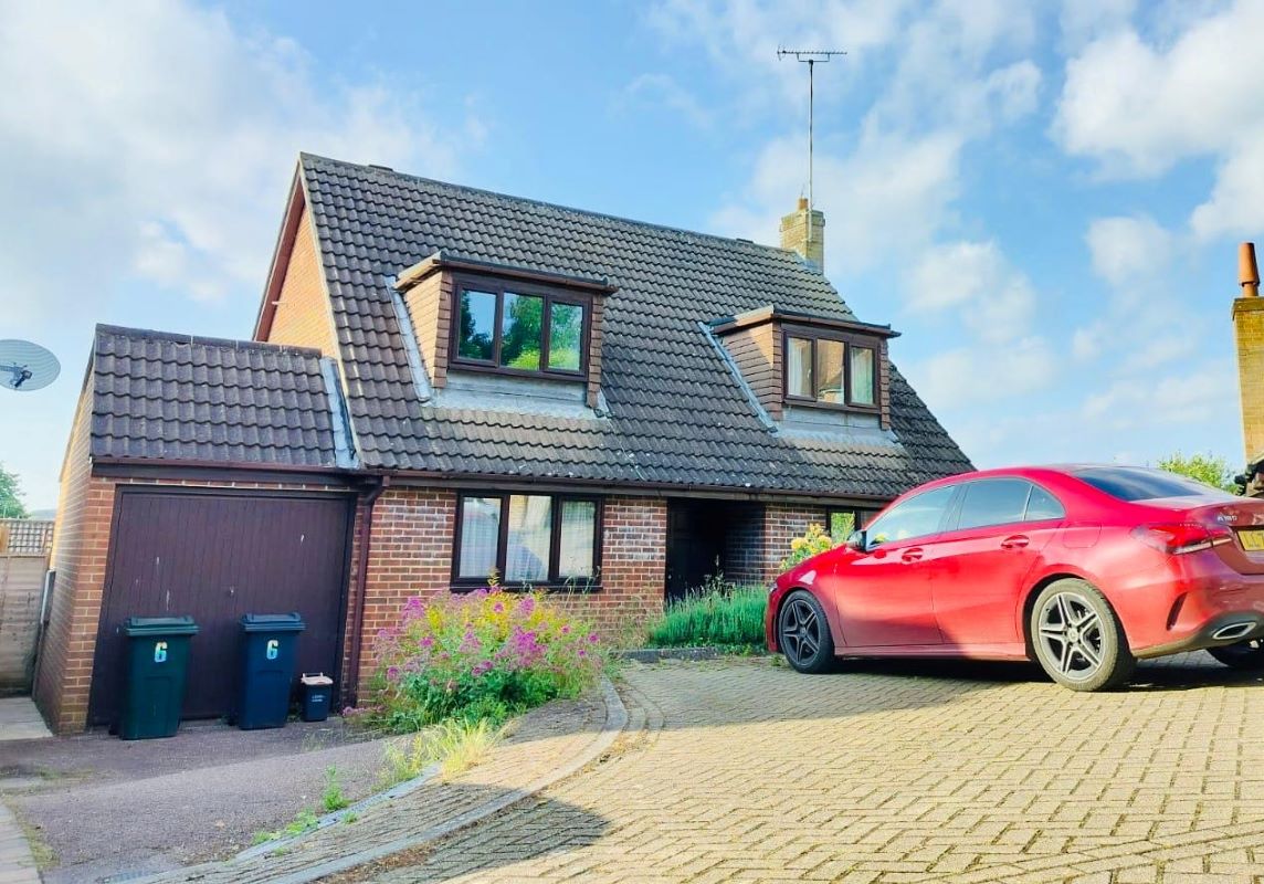 6 The Weald, Ashford, Kent, TN24 8RA