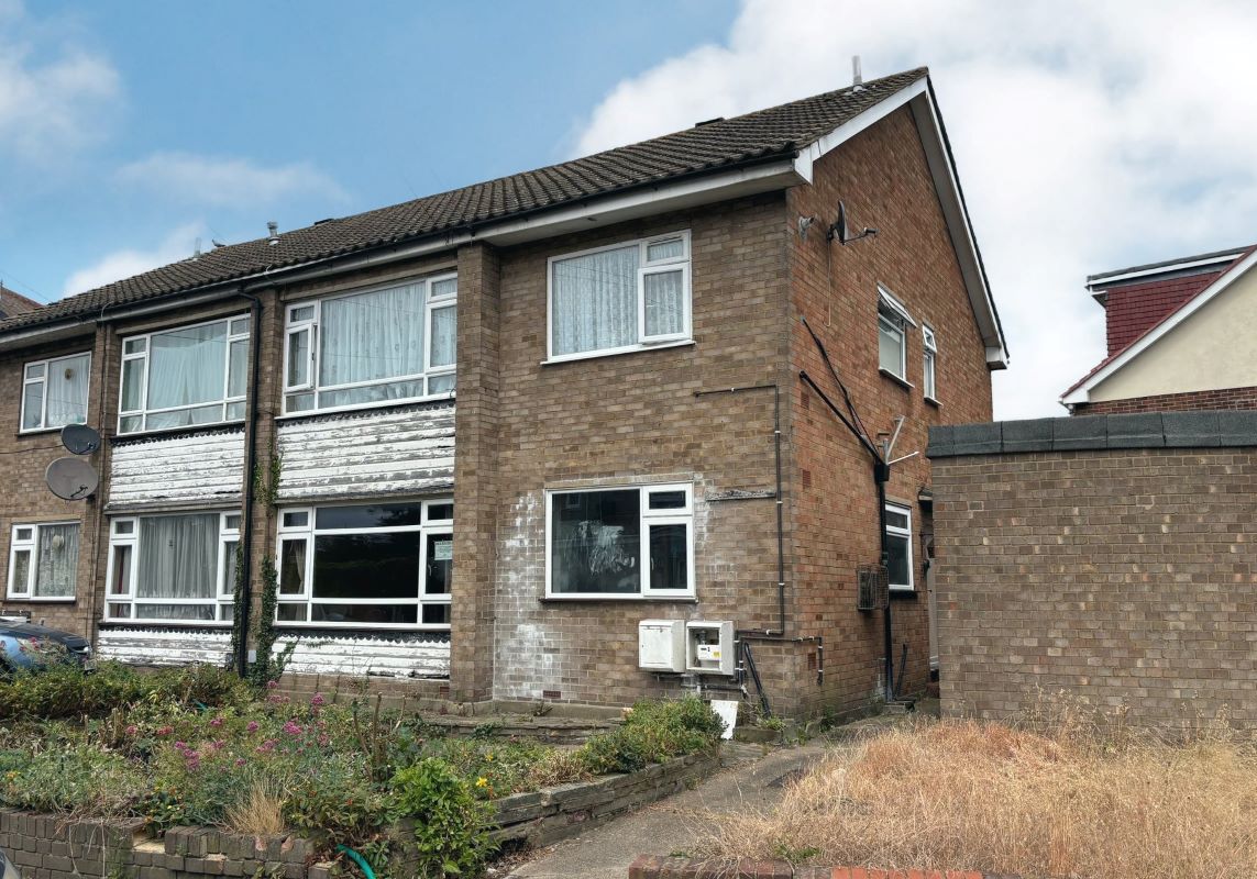 3 Dulwich Court, Keswick Gardens, Gants Hill, Essex, IG4 5ND