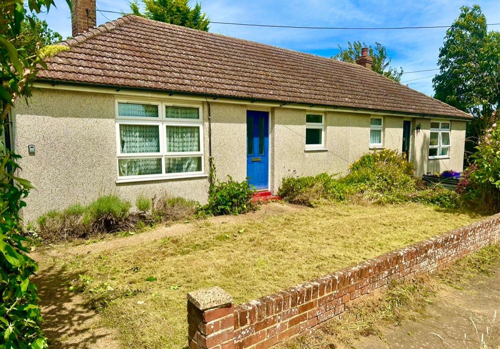 56 St. Marys Close, Trimley St. Mary, Felixstowe, Suffolk, IP11 0TX