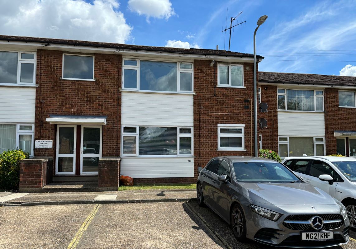 30 Woodside Close, Rainham, Essex, RM13 9PB