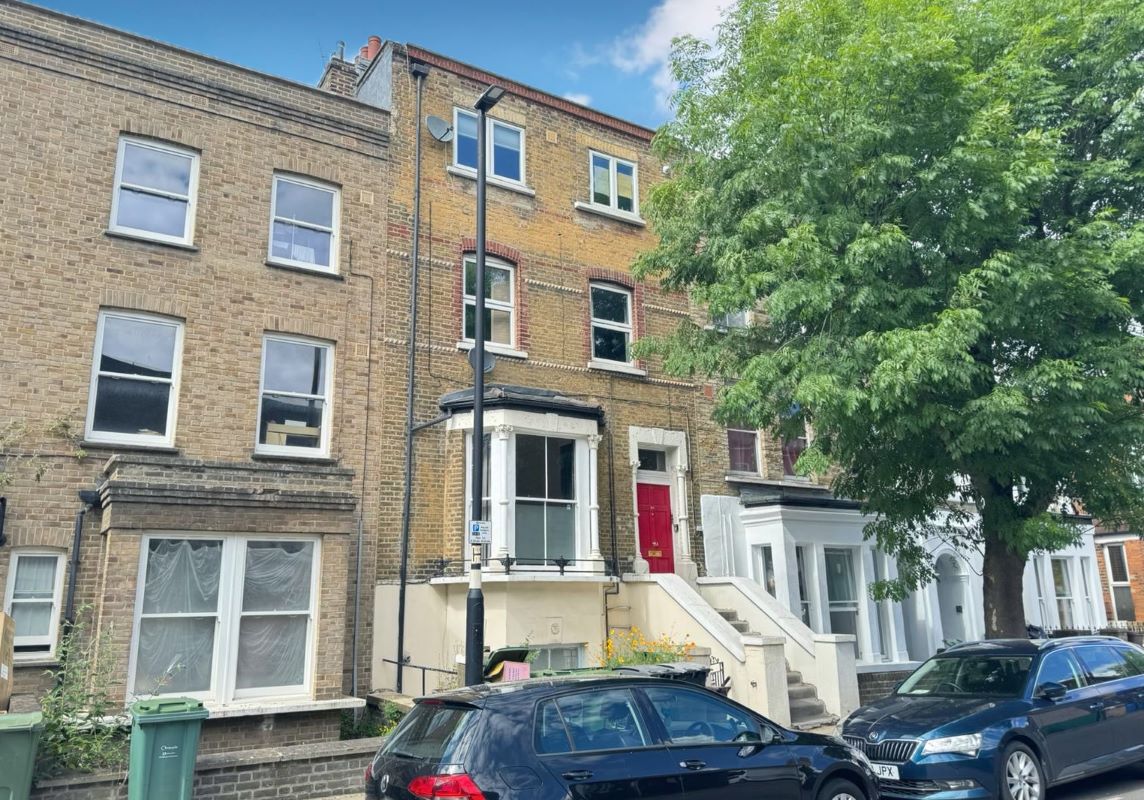 Mezzanine Flat, 78 Loveridge Road, West Hampstead, London, NW6 2DT