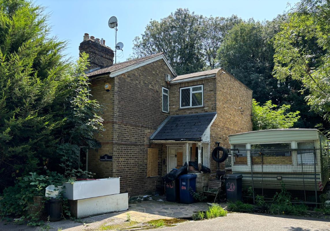 20 Manor Cottages Approach, Finchley, London, N2 8JR