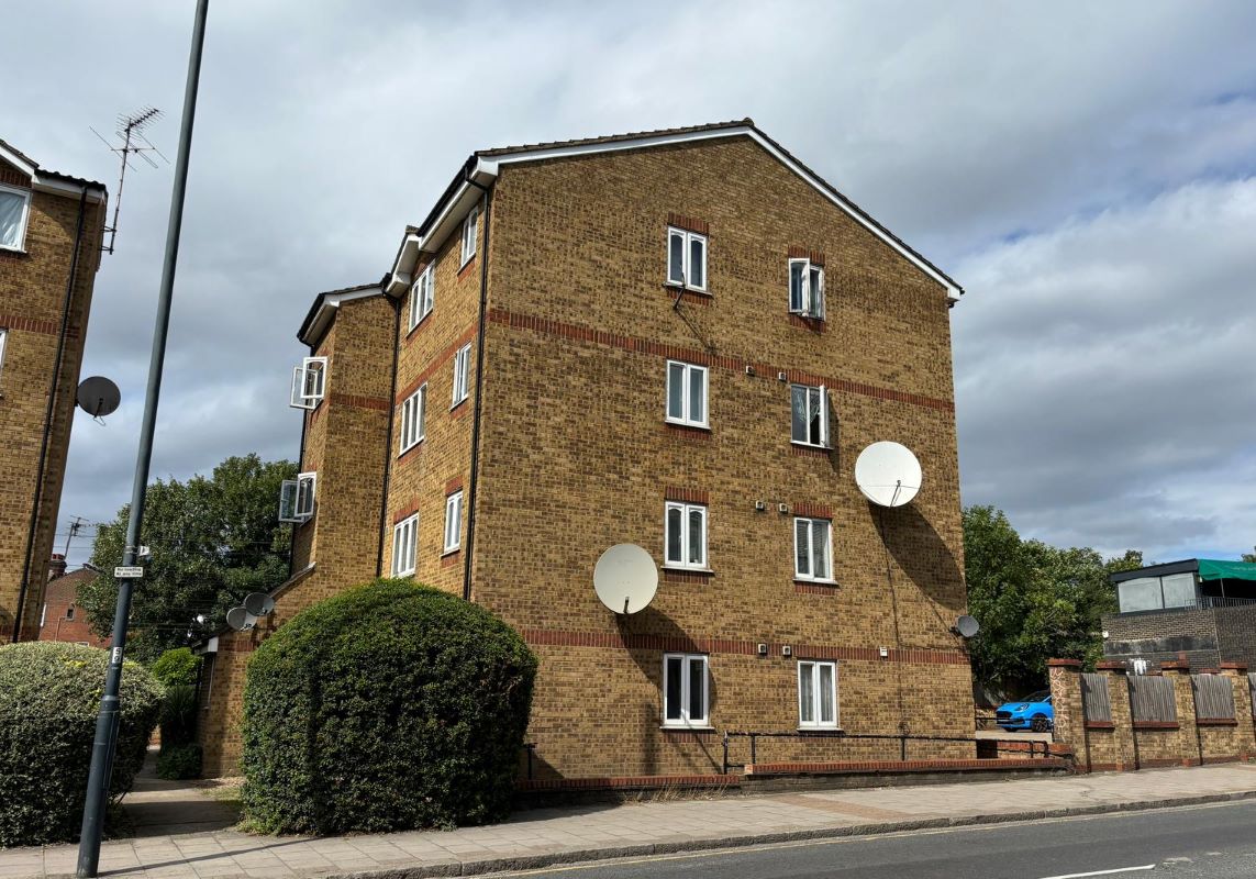 Flat 2 Birbeck House, Harrow Road, Kensal Rise, London, NW10 5NA