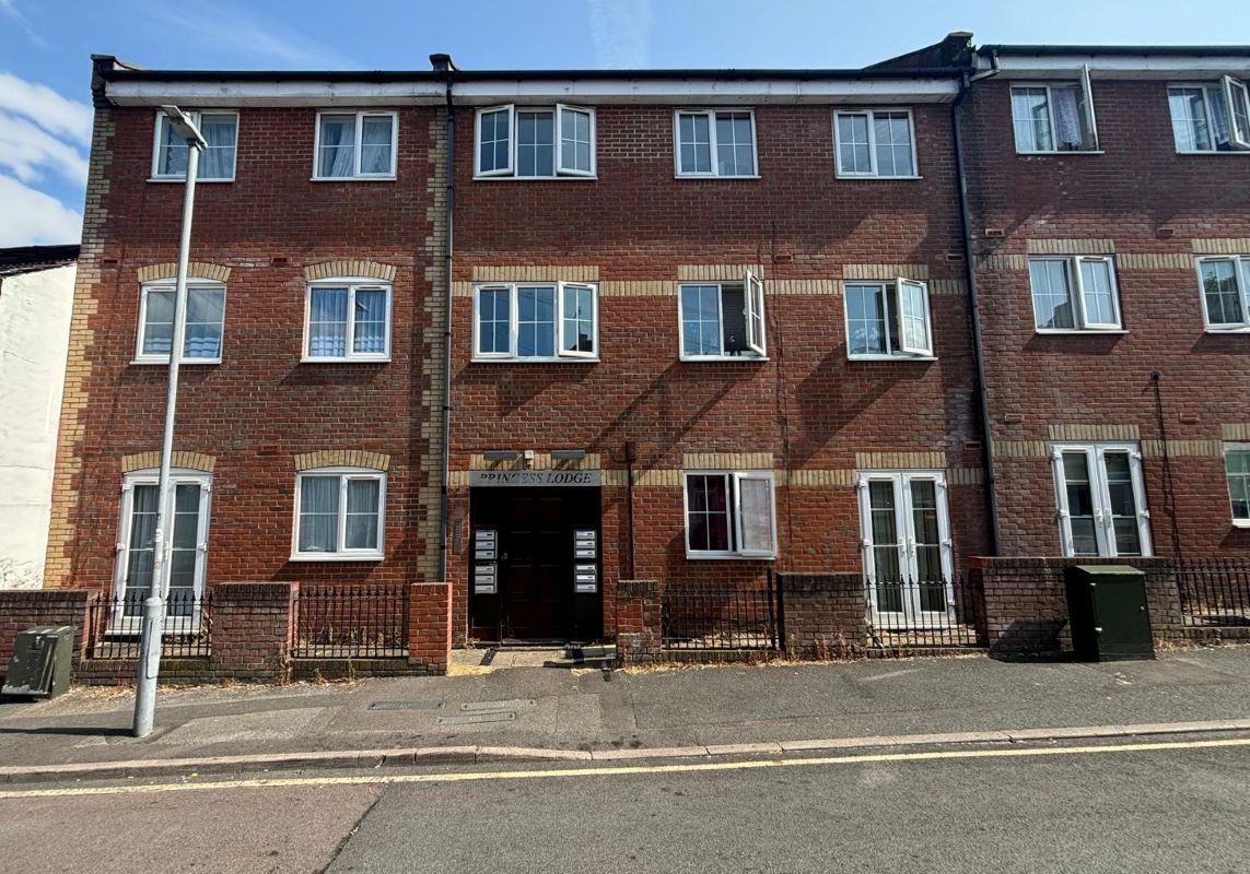 Flat 20 Princess Lodge, 39-45 Princess Street, Luton, Bedfordshire, LU1 5AT