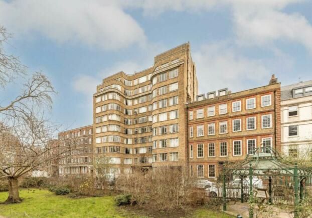 Flat 16, Florin Court, 6-9 Charterhouse Square, Barbican, London, EC1M 6ET