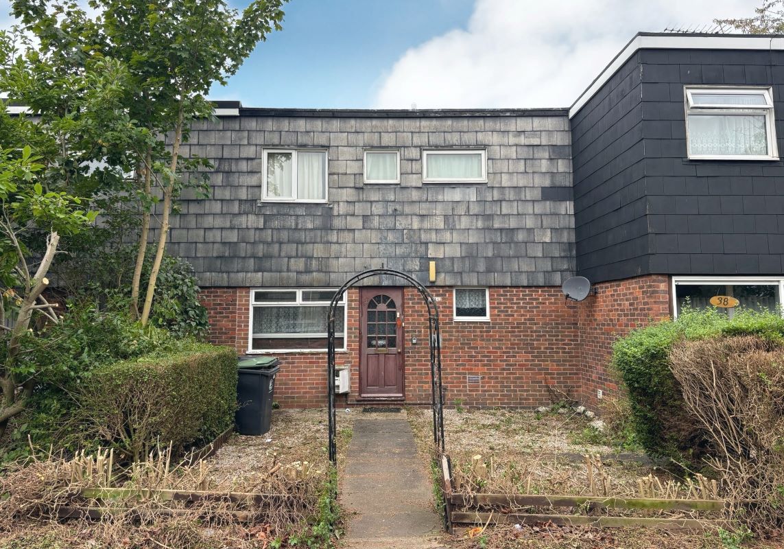 37 Milhoo Court, Waltham Abbey, Essex, EN9 3DW