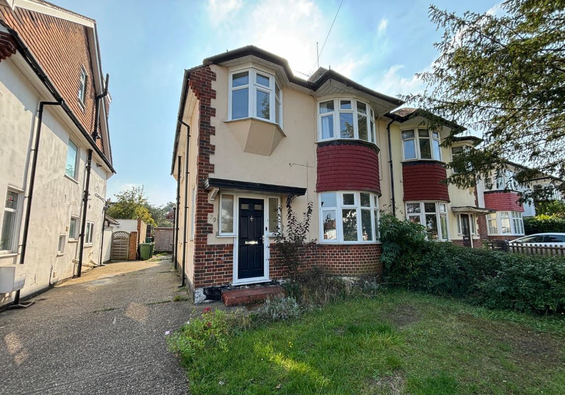 30 Craddocks Avenue, Ashtead, Surrey, KT21 1PB