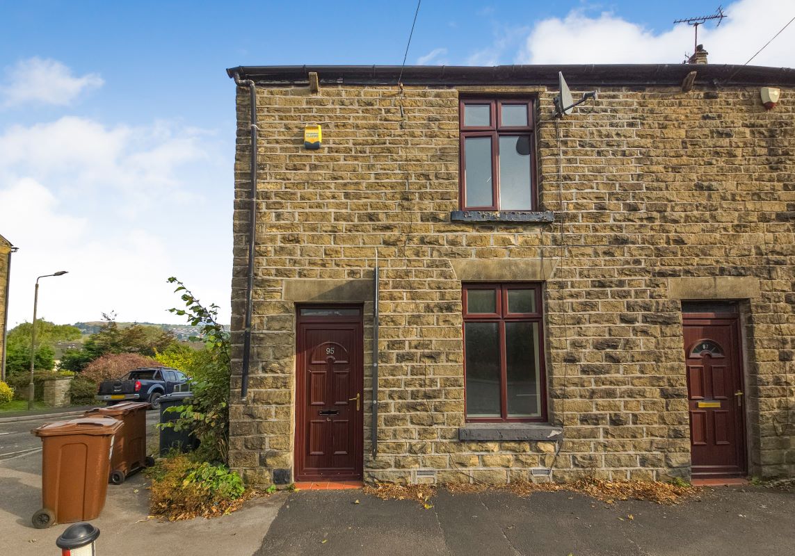 95 Buxton Road, New Mills, High Peak, Derbyshire, SK22 3JT