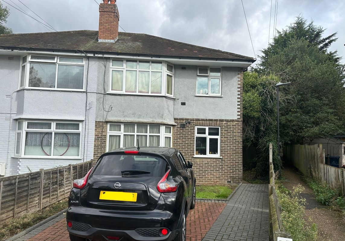 First Floor Flat at 26 Methuen Close, Edgware, Middlesex, HA8 6HA