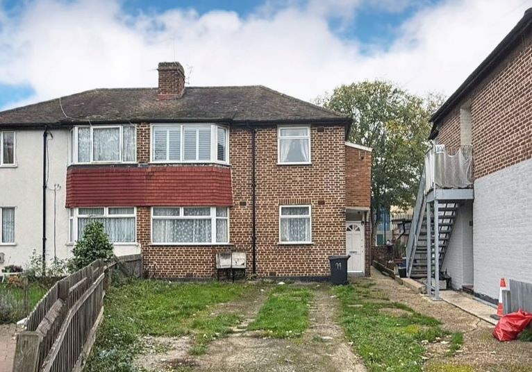 100 Deer Park Gardens, Mitcham, Surrey, CR4 4DX