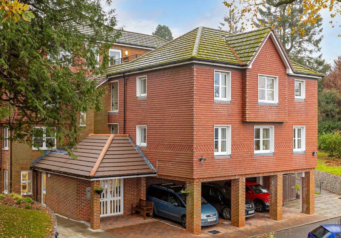 Flat 39 Risingholme Court, High Street, Heathfield, East Sussex, TN21 8GB