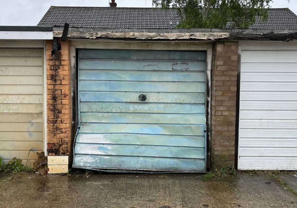 Garage at 46 West Close, Ashford, Middlesex, TW15 3LN