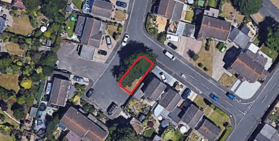 Land adjacent to 7 Waveney Close, Lee-on-the-Solent, Hampshire, PO13 8JE