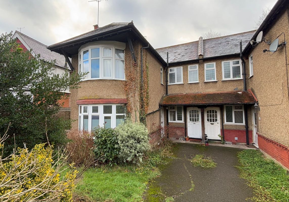 28A Wellington Road, Hatch End, London, HA5 4NL