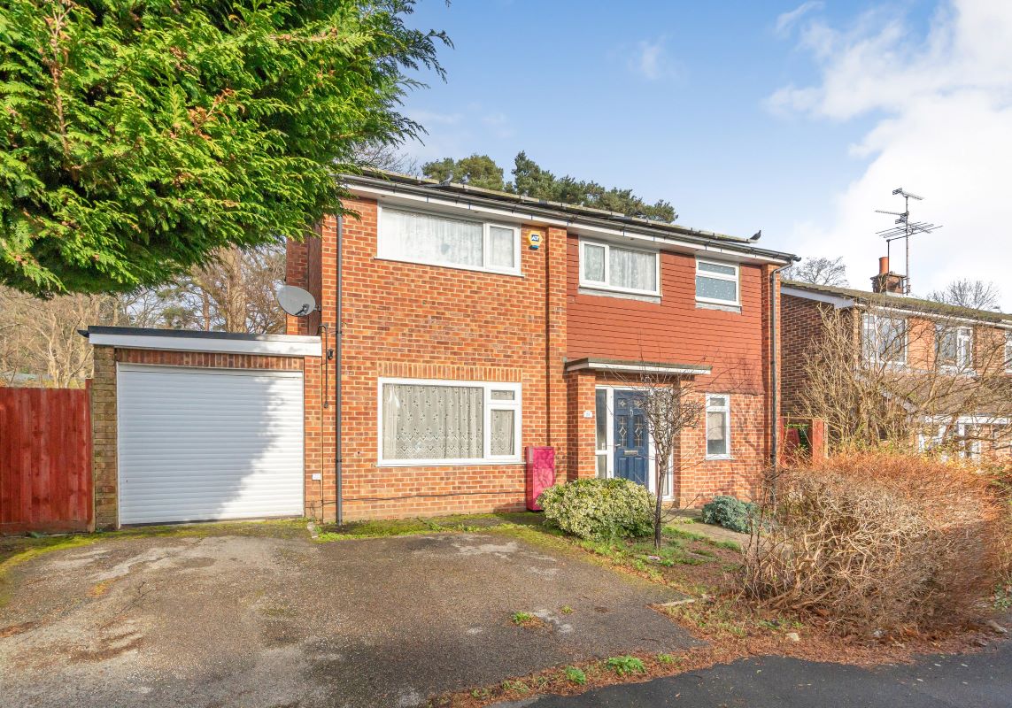 25 Linstead Road, Farnborough, Hampshire, GU14 9HH