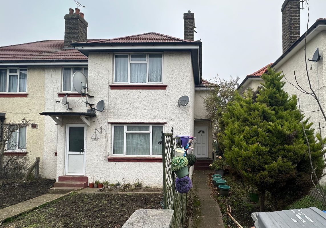 27 Selbie Avenue, Neasden, London, NW10 2UT