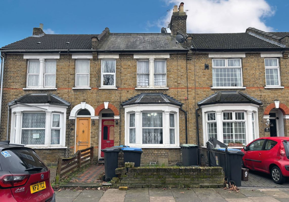 11B Chestnut Road, Enfield, Middlesex, EN3 6SX