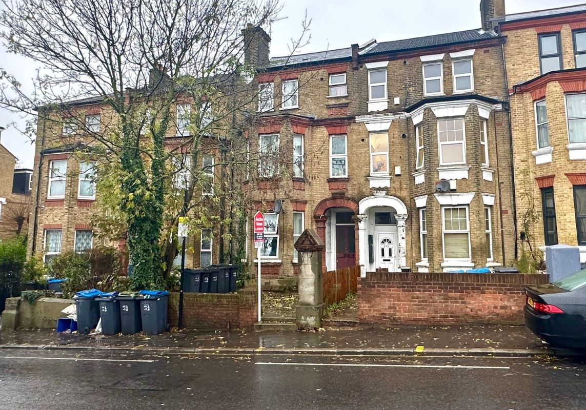 Flat 2, 249 Whitehorse Lane, South Norwood, London, SE25 6UP