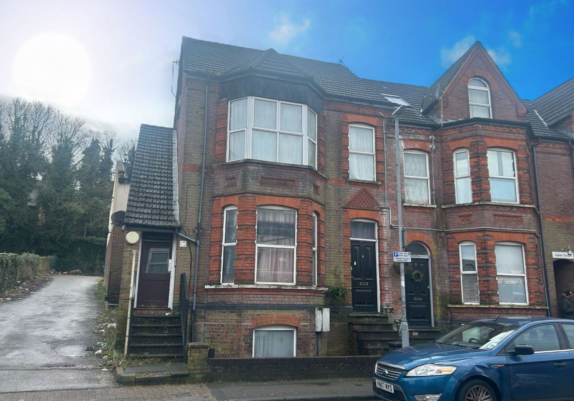 27 Alpine Terrace Stockwood Crescent, Luton, Bedfordshire, LU1 3SS