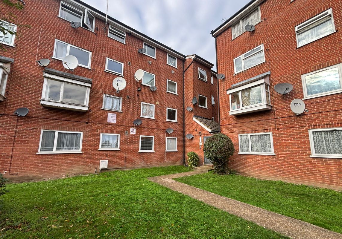 301 Gurney Close, Barking, Essex, IG11 8LD