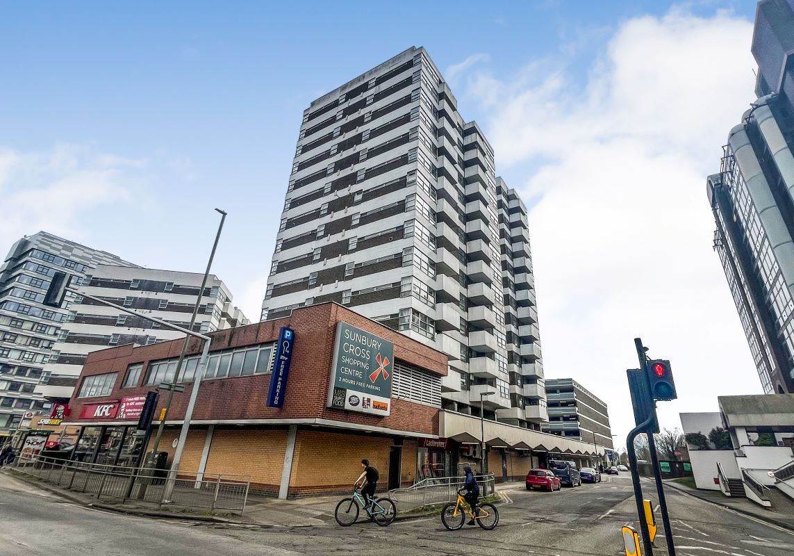 Flat 46 Isobel House, Staines Road West, Sunbury-on-Thames, Middlesex, TW16 7BD