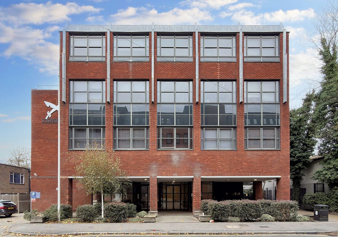 Flat 18 Scimitar House, 23 Eastern Road, Romford, Essex, RM1 3FA