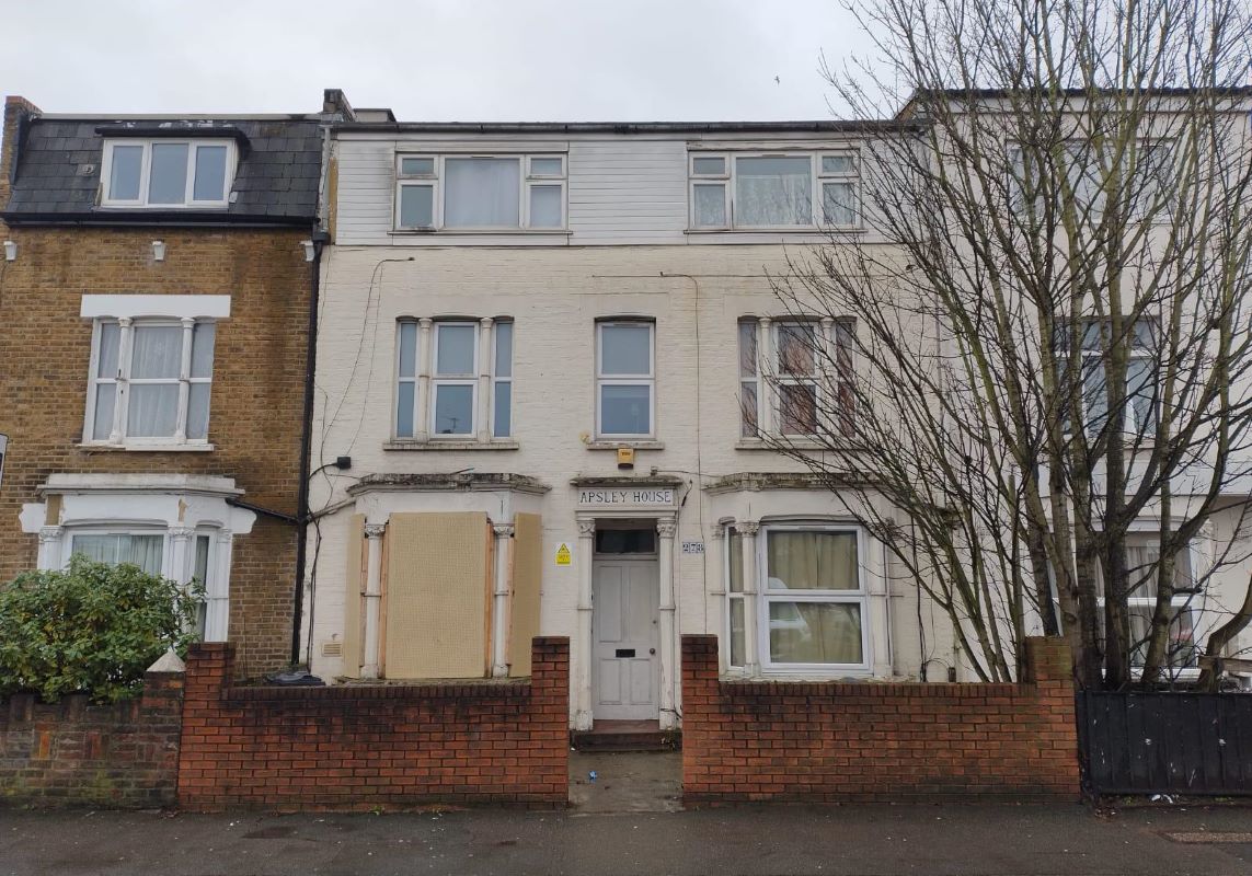 Flat A, 278 Hanworth Road, Hounslow, Middlesex, TW3 3TY