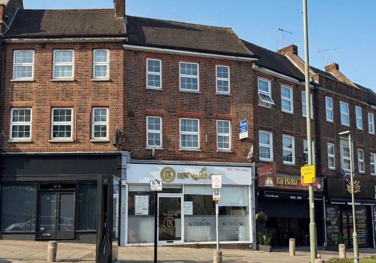 6 Onslow Parade, Hampden Square, Southgate, London, N14 5JN