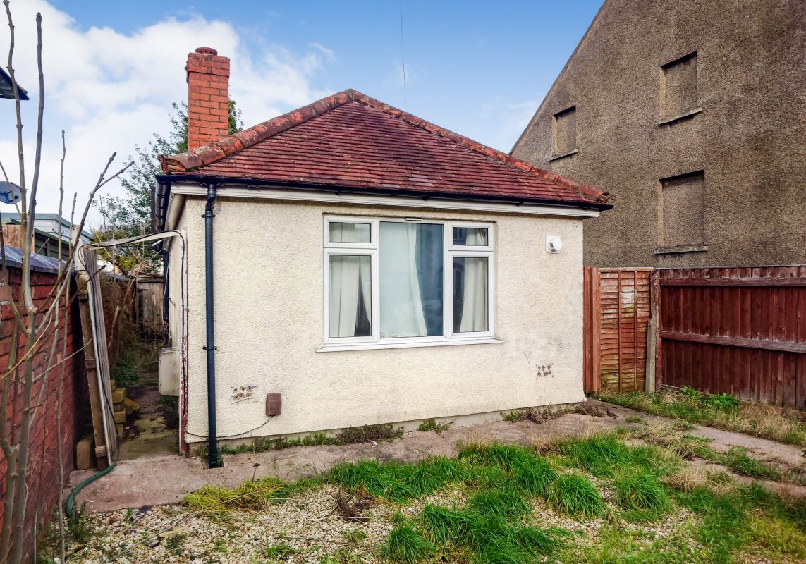 32 Whaddon Road, Cheltenham, Gloucestershire, GL52 5NA