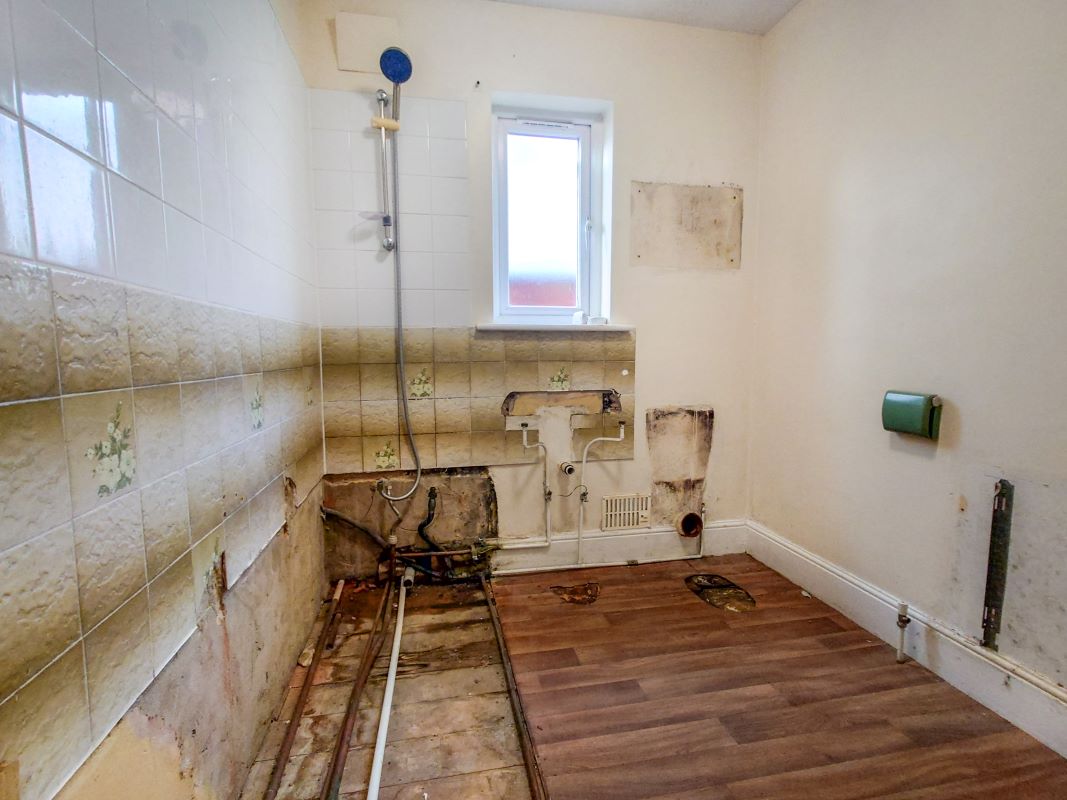 32 Whaddon Road, Cheltenham, Gloucestershire, GL52 5NA