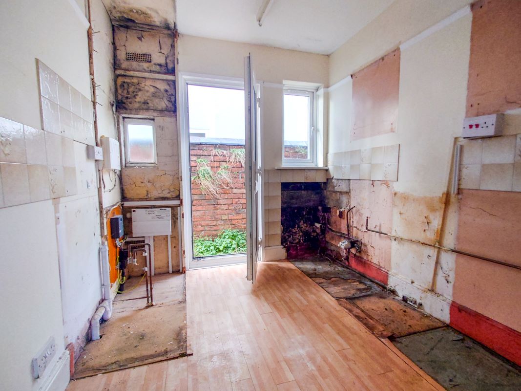 32 Whaddon Road, Cheltenham, Gloucestershire, GL52 5NA