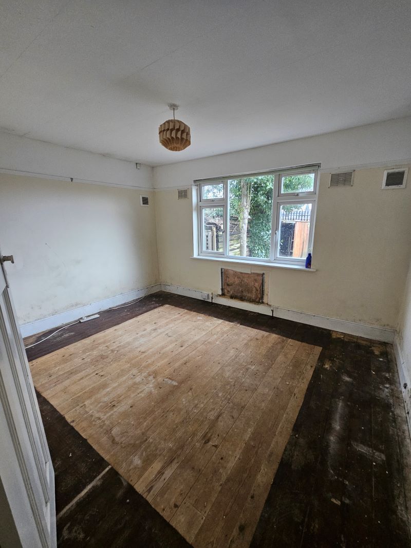 32 Whaddon Road, Cheltenham, Gloucestershire, GL52 5NA