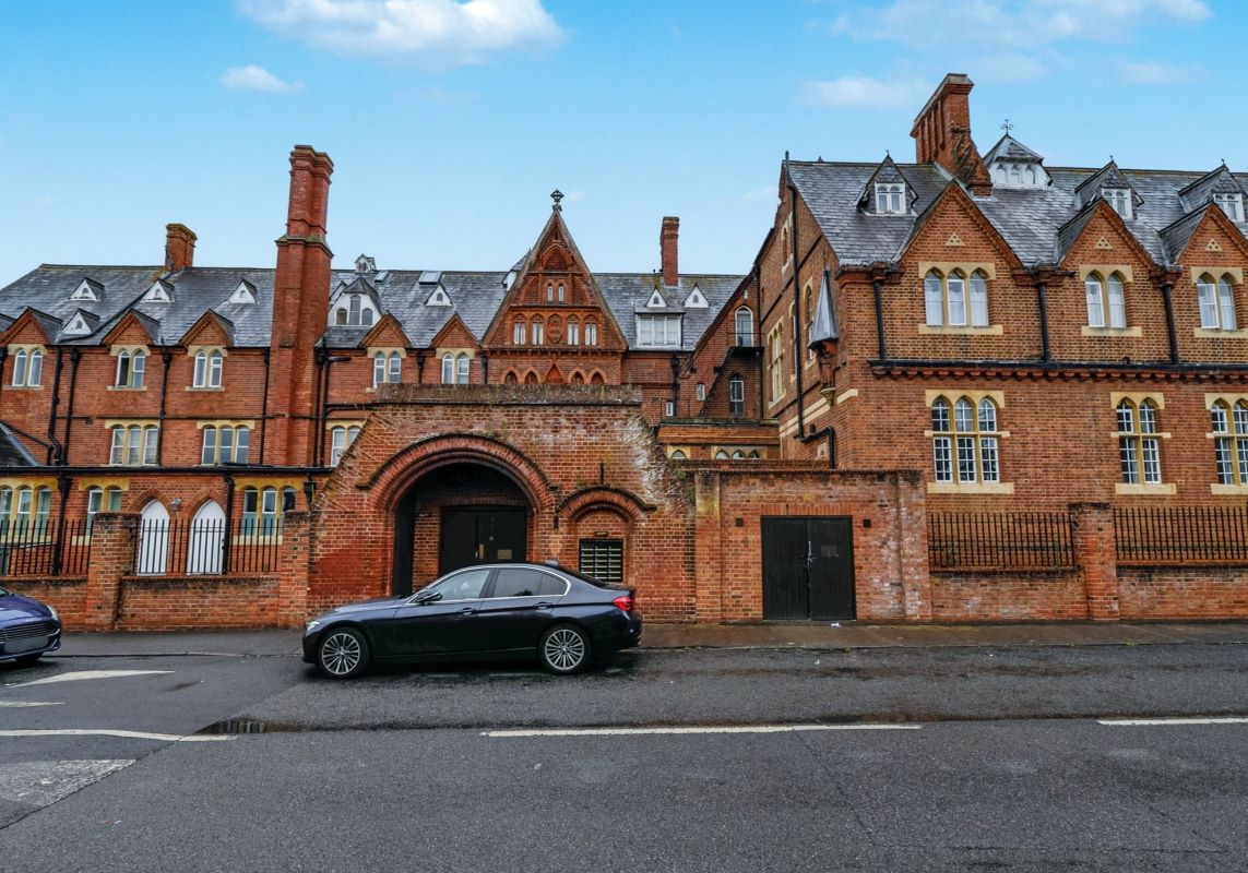 Flat 1 Convent Court, Hatch Lane, Windsor, Berkshire, SL4 3QR