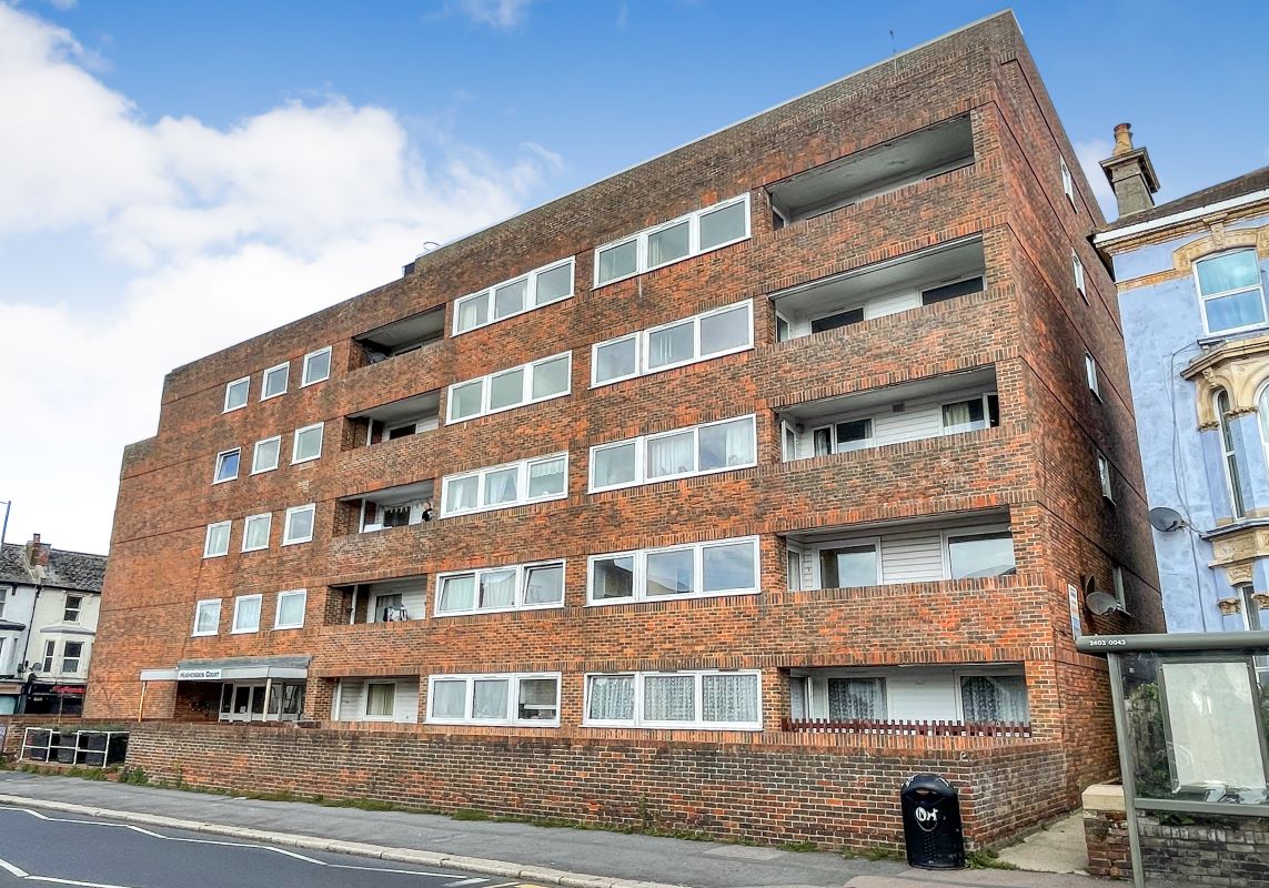 Flat 47 Hughenden Court, Mount Pleasant Road, Hastings, East Sussex, TN34 3ST