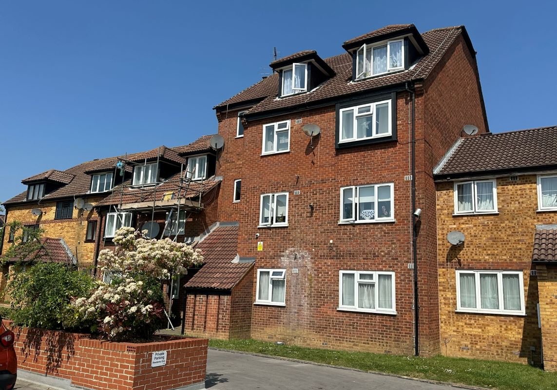 48 Springwood Crescent, Edgware, Middlesex, HA8 8SE