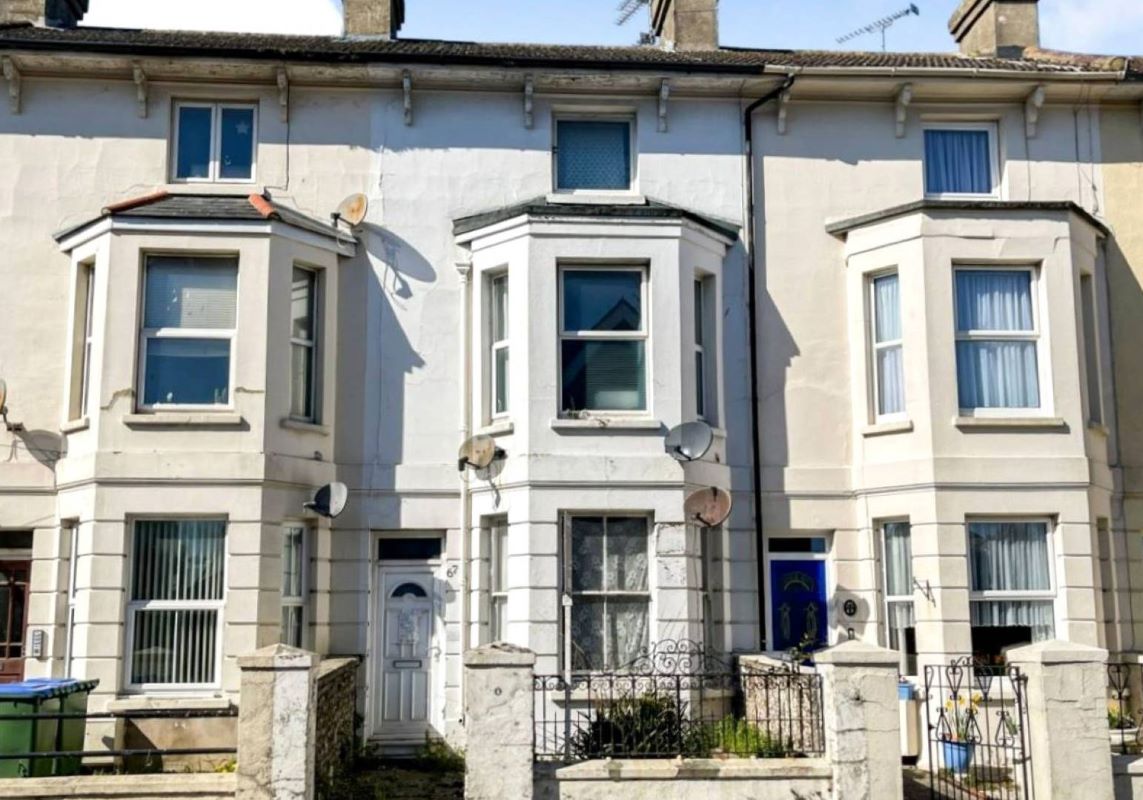 Flat A, 67 Arundel Road, Littlehampton, West Sussex, BN17 7DE