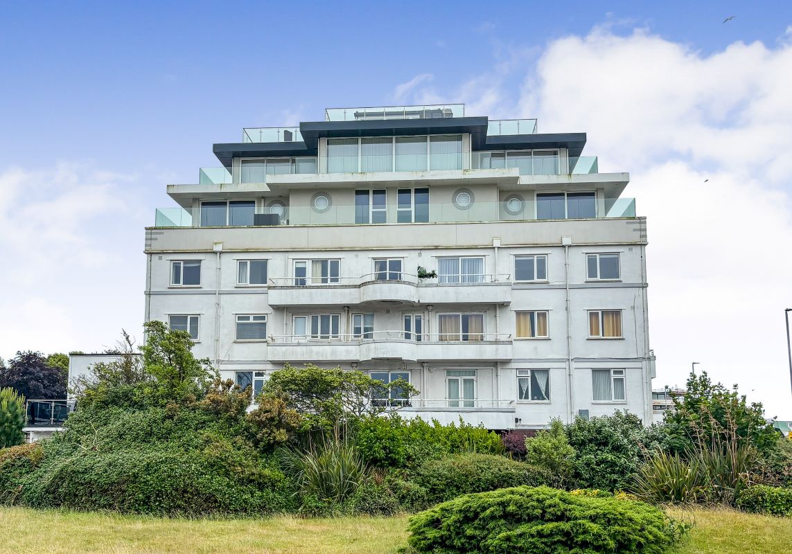 Flat 19 Sandacres, 3 Banks Road, Poole, Dorset, BH13 7PW