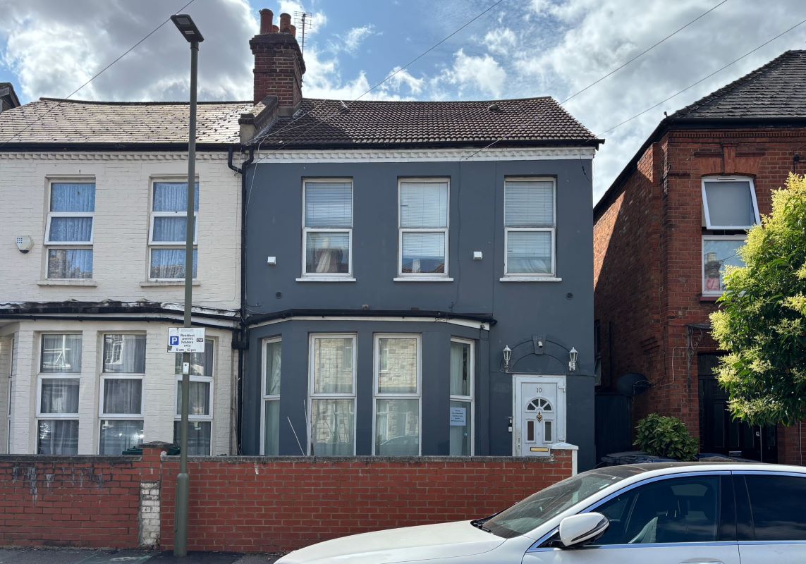 10 Yew Grove, Cricklewood, London, NW2 3AD