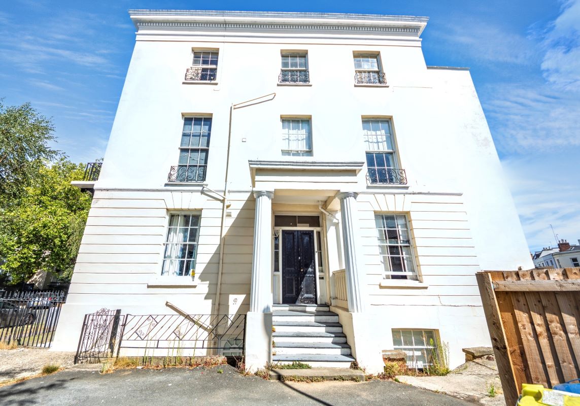 Flat 7, 1 Pittville Lawn, Cheltenham, Gloucestershire, GL52 2BE